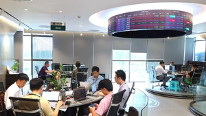 Thị trường chứng khoán Việt Nam đã phát triển mạnh cả về chất lượng và quy mô hàng hóa, và đang trở thành kênh dẫn vốn trung, dài hạn quan trọng cho nền kinh tế. (Ảnh Minh Dũng)