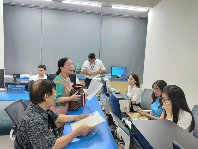 Cùng với chuyển đổi số, thành phố Hà Nội xác định phải thay đổi cách thức vận hành, xây dựng chính quyền phục vụ. (Ảnh VĂN HỌC) 20250701-101615.jpg