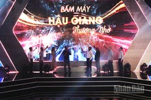 Nghi thức khai máy bộ phim truyền hình “Hậu Giang thương nhớ”.