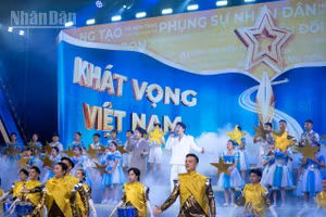 Giải không chỉ là sự ghi nhận những tác phẩm xuất sắc, mang tính phát hiện, tính xây dựng, nhân văn, phản ánh hơi thở của thực tiễn, mà còn là sự tôn vinh bản lĩnh chính trị, đạo đức nghề nghiệp, trách nhiệm xã hội, tinh thần bền bỉ, dấn thân và niềm tin của nhân dân đối với nhà báo.