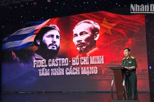 Ra mắt tập 6 bộ phim tài liệu "Hai trái tim chung nhịp đập" với tựa đề "Fidel Castro-Hồ Chí Minh, Tầm nhìn cách mạng" tại Hà Nội. (Ảnh: MINH DUY)