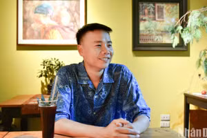 Họa sĩ trẻ Doãn Đức Tiến.
