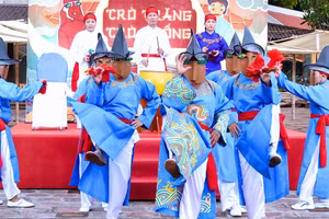 Trò Chiêm Thành mở đầu cho 5 tiết mục của Trò Xuân Phả.