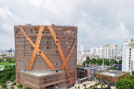 Rạp xiếc và biểu diễn đa năng Phú Thọ (Thành phố Hồ Chí Minh) bằng nguồn vốn ngân sách chuẩn bị khánh thành trong tháng 8 này. (Ảnh: VÕ LÊ)