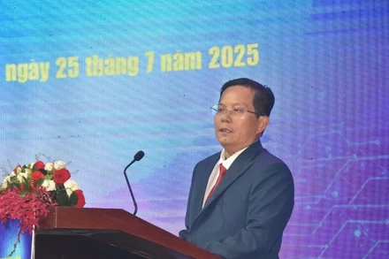 Tổng Biên tập Báo Người Lao Động Tô Đình Tuân ôn lai hành trình 50 năm tờ báo hình thành và phát triển.