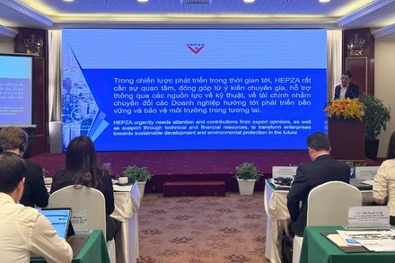 Hội thảo về “Thúc đẩy mô hình Khu công nghiệp sinh thái-Hướng tới phát triển kinh tế tuần hoàn và giảm phát thải carbon cho Thành phố Hồ Chí Minh”. (Ảnh: VÕ LÊ)