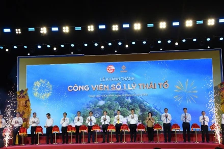 Thành phố Hồ Chí Minh khánh thành Công viên số 1 Lý Thái Tổ. Nơi đây không chỉ là không gian dành tưởng niệm các nạn nhân Covid-19, mà còn mở ra một khoảng xanh nhân văn giữa lòng đô thị. (Ảnh: VÕ LÊ)