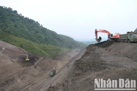 Dự án cao tốc Tuyên Quang-Hà Giang, giai đoạn 1, đoạn qua tỉnh Hà Giang đang được thi công khẩn trương.