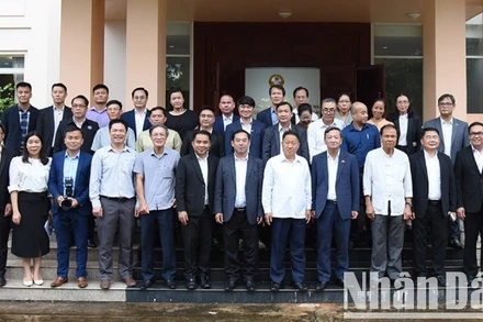 Các đại biểu tham dự cuộc gặp mặt. (Ảnh: HẢI TIẾN)