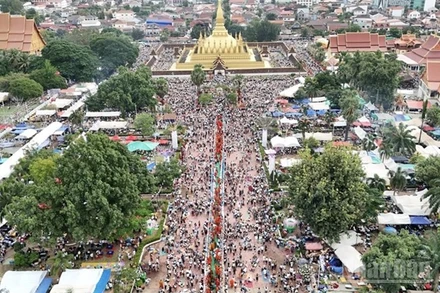 Lễ hội That Luang năm 2025 của Lào nhìn từ trên cao. (Ảnh: Cộng tác viên)