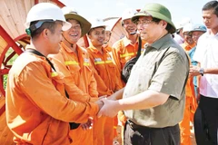 Trí tuệ, bản lĩnh, vượt sóng vươn ra biển lớn