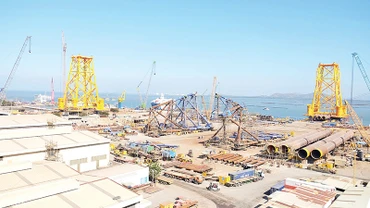 Công trường sản xuất trụ điện gió ngoài khơi của PTSC tại thành phố Vũng Tàu, tỉnh Bà Rịa-Vũng Tàu.