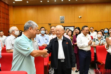 Tổng Bí thư Nguyễn Phú Trọng với cử tri Thành phố Hà Nội.