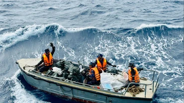 35 năm hoa nở giữa thềm lục địa: Trái tim người lính