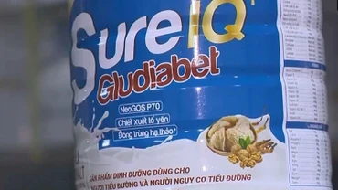Một hộp sữa được Công an xác định là giả trong vụ án. (Ảnh: VTV)