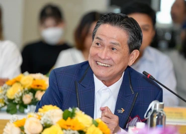 Ông Đặng Văn Thành – Chủ tịch Tập đoàn Thành Thành Công, đại diện TTC AgriS phát biểu tại Tọa đàm, xây dựng ý kiến phát triển kinh tế tuần hoàn cho nông nghiệp Việt Nam trên nền tảng phát triển bền vững. Ảnh: ĐỘC LẬP