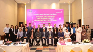 Các đại biểu trong nước và nước ngoài tham dự Hội thảo chuyên đề “Sàng lọc ung thư phổi: Kinh nghiệm quốc tế và định hướng tại Việt Nam”.