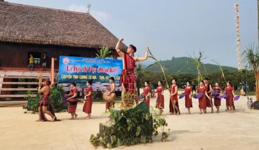 Sắc màu văn hóa, kinh tế ở A Lưới có nhiều thay đổi trong những năm gần đây.