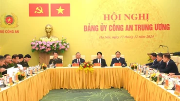 Tổng Bí thư Tô Lâm, Chủ tịch nước Lương Cường, Thủ tướng Chính phủ Phạm Minh Chính dự Hội nghị Đảng ủy Công an Trung ương năm 2024.