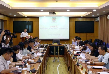 Toàn cảnh họp báo.