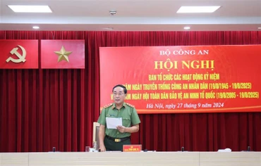Thượng tướng Trần Quốc Tỏ, Thứ trưởng Công an, Phó Trưởng Ban Tổ chức phát biểu chỉ đạo.
