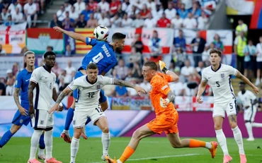 Đội tuyển Anh (áo trắng) trong trận hòa 0-0 trước Slovenia tại vòng bảng.
