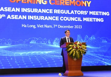 Thứ trưởng Bộ Tài chính Cao Anh Tuấn phát biểu tại hội nghị.