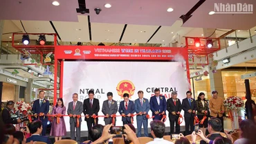 Lễ cắt băng khai mạc Tuần hàng Việt Nam tại Thái Lan năm 2023. (Ảnh: Đinh Trường)