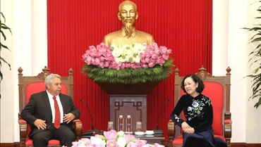 Đồng chí Trương Thị Mai, Thường trực Ban Bí thư tiếp đồng chí Ulises Guilarte De Nacimiento. Ảnh: TTXVN 