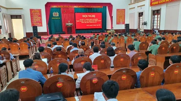 Toàn cảnh hội nghị.