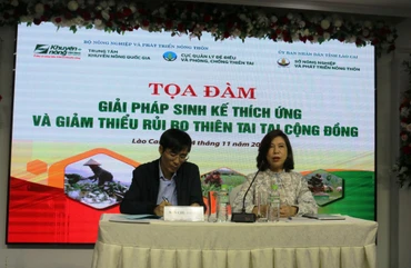 Tọa đàm "Giải pháp sinh kế thích ứng và giảm thiểu rủi ro thiên tai cộng đồng" tại Lào Cai. (Ảnh: MÙA XUÂN)