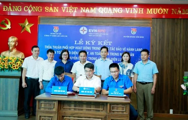 Ký kết phối hợp bảo vệ an toàn hành lang lưới điện và sử dụng điện tiết kiệm ở Lào Cai.