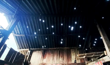 Mưa đá cường độ lớn, kéo dài 10 phút đã làm hư hỏng hơn 100 nhà dân ở Mường Khương-Lào Cai. (Ảnh: T.L)