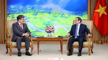 Thủ tướng Phạm Minh Chính tiếp ông Hagiuda Koichi, Trưởng Ban Nghiên cứu chính sách của Ðảng Dân chủ Tự do Nhật Bản (LDP). (Ảnh TTXVN)