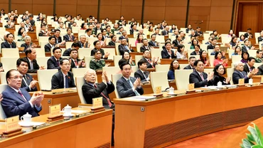 Các đồng chí lãnh đạo, nguyên lãnh đạo Ðảng, Nhà nước dự phiên bế mạc. (Ảnh ÐĂNG KHOA)