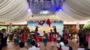 Văn nghệ chào mừng lễ đón năm mới Bunpimay.