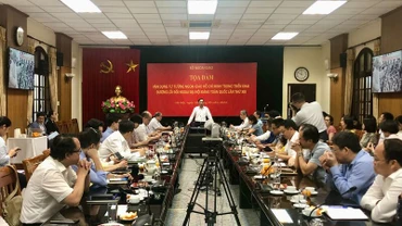 Bộ trưởng Ngoại giao Bùi Thanh Sơn phát biểu tại Tọa đàm.