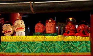 Múa rối chầu Thánh tại chùa Đại Bi, huyện Nam Trực, tỉnh Nam Định, một nghi lễ tâm linh độc đáo chỉ có trong dịp lễ hội. 