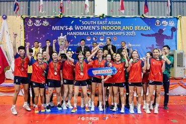 Ngôi vô địch của đội tuyển nữ là động lực thúc đẩy bóng ném Việt Nam giành huy chương vàng ở kỳ SEA Games 33. 