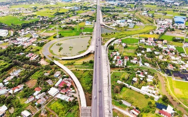Dự án đường vành đai 3 đoạn đi qua tỉnh Long An. (Ảnh HOÀNG TRIỀU)