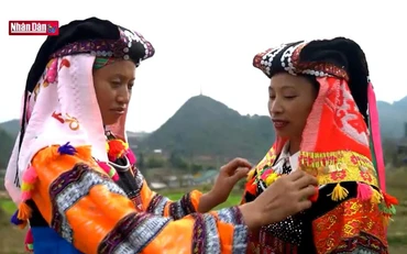 Lễ cúng tổ tiên của người Lô Lô nơi địa đầu