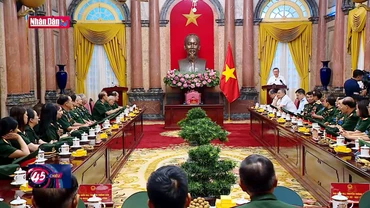 Chủ tịch nước gặp mặt Ban Liên lạc Đại đoàn 305 Dù - Đặc công