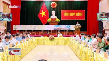 Thủ tướng Phạm Minh Chính dư và chủ trì buổi làm việc với lãnh đạo chủ chốt tỉnh Hòa Bình.