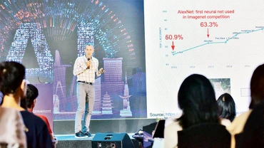 Tiến sĩ Jeff Dean, Giám đốc Khoa học của Google, phát biểu tại Hội nghị Trí tuệ nhân tạo tạo sinh 2024.