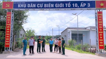 Khu dân cư liền kề chốt dân quân trên tuyến biên giới huyện Bù Ðốp, tỉnh Bình Phước.