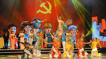 Thắng lợi vĩ đại của sự nghiệp chống Mỹ, cứu nước là thắng lợi của đường lối và nghệ thuật quân sự Việt Nam dưới sự lãnh đạo đúng đắn, sáng tạo của Đảng