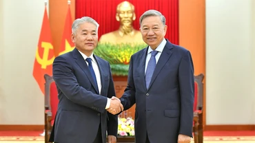 Tổng Bí thư Tô Lâm tiếp Bộ trưởng Lương thực, Nông nghiệp và Công nghiệp nhẹ Mông Cổ Jadamba Enkhbayar. (Ảnh ÐĂNG KHOA)