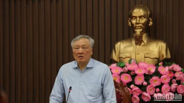 Phó Thủ tướng Thường trực Chính phủ Nguyễn Hòa Bình phát biểu kết luận tại buổi làm việc.