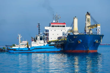 Tàu MV SCSC Luck là tàu thương mại đầu tiên cập cảng tổng hợp container Hòa Phát Dung Quất.