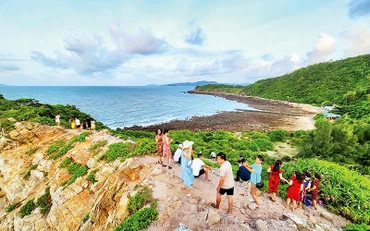 Du lịch trải nghiệm, khám phá ngày càng thu hút du khách, nhất là các tuyến đảo của Quảng Ninh.